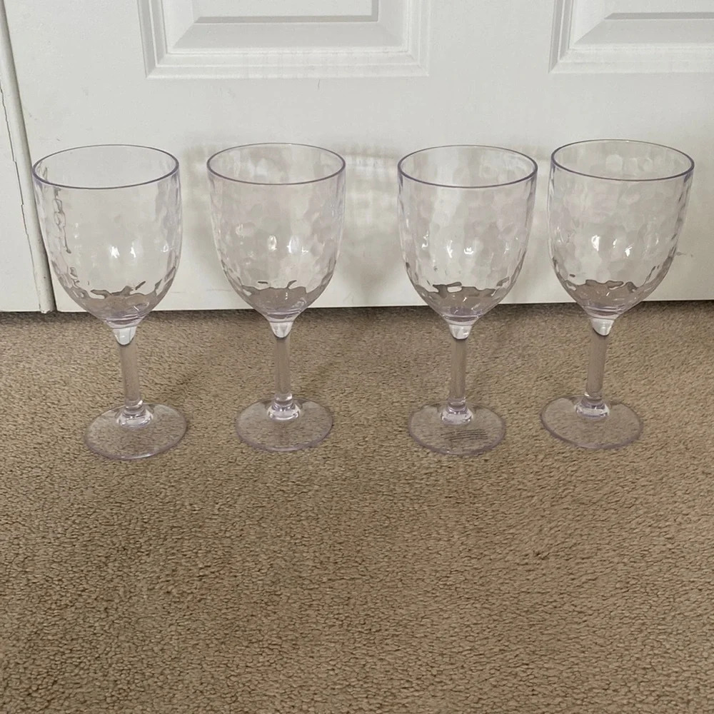 Plastic wine glasses set of 4